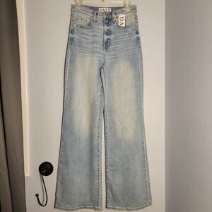 DAZE Demin Jeans Far Out Blooming Womans Size 26 NWT